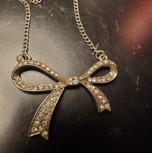 Bow Necklace